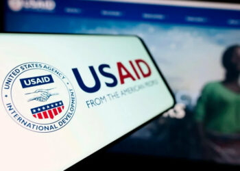 USAID destina millones a medios independientes, Nayib Bukele cuestiona su verdadera autonomía