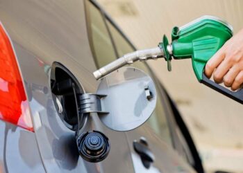 Nuevos precios de combustibles en El Salvador: Bajas significativas para marzo de 2025