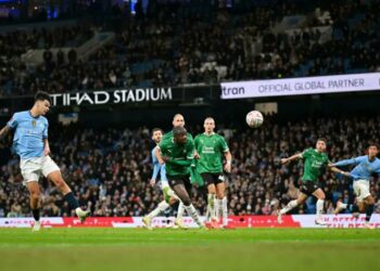 Manchester City viene de atrás para remontar al Plymouth y avanzar en la FA Cup