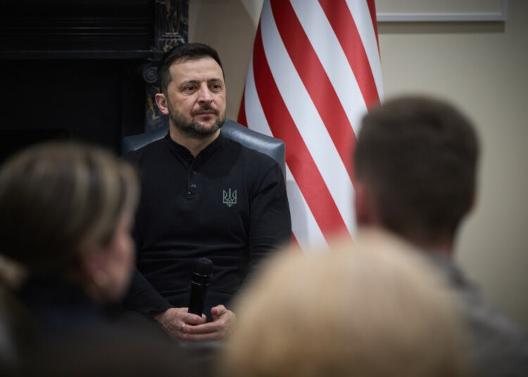 Presidente ucraniano insiste en garantías de seguridad antes de un alto el fuego