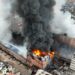 Incendio en el Centro de Lima pone decenas de viviendas y la Maternidad de la capital amenazadas por el fuego