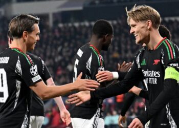 Arsenal le dio tremenda goleada al PSV en Champions