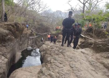 Tragedia en Tamanique: hombre fallece tras caer de una cascada