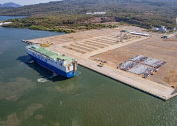 El Salvador fortalece su posicionamiento como hub logístico regional con la llegada de buques al Puerto de La Unión