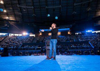 Cobros municipales excesivos provocan cierre de 3,000 comercios y 45,000 desempleos