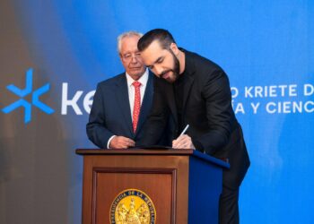 Gobierno de El Salvador y Key Institute firman convenio de becas para jóvenes talentos