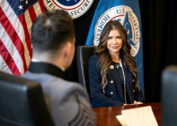 Secretaria de Seguridad Nacional de EEUU Kristi Noem, visitará El Salvador y recorrerá el CECOT