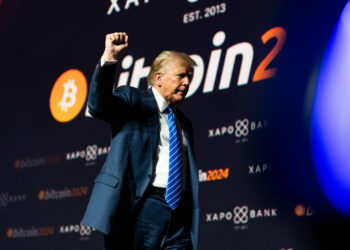 El bitcóin salta después de que Trump prometiera una reserva estratégica de criptomonedas