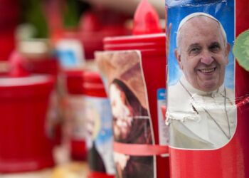 El papa Francisco pasó una “noche tranquila” tras difundir su primer mensaje de audio desde el hospital