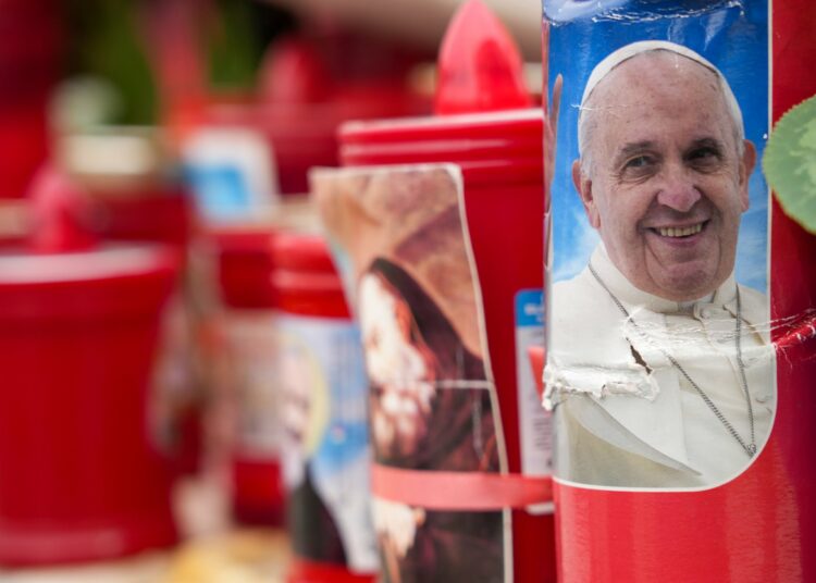 El papa Francisco pasó una “noche tranquila” tras difundir su primer mensaje de audio desde el hospital