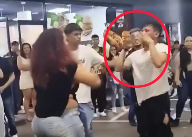 Sujetos pelean en gasolinera de Santa Ana; uno de ellos hizo señales de pandillas