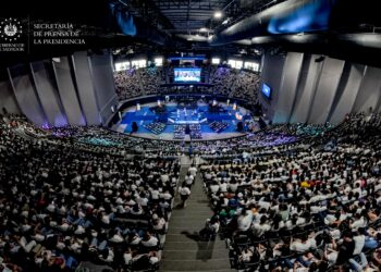 Nuevo sistema de becas abre oportunidades sin precedentes para bachilleres salvadoreños