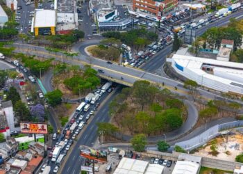 Bloqueos a nivel nacional en Guatemala en oposición a seguro vehicular para terceros causan caos