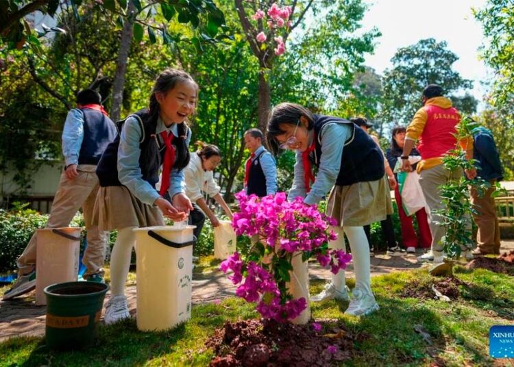 China celebra el 47º Día Nacional de la Plantación de Árboles con un histórico avance en reforestación