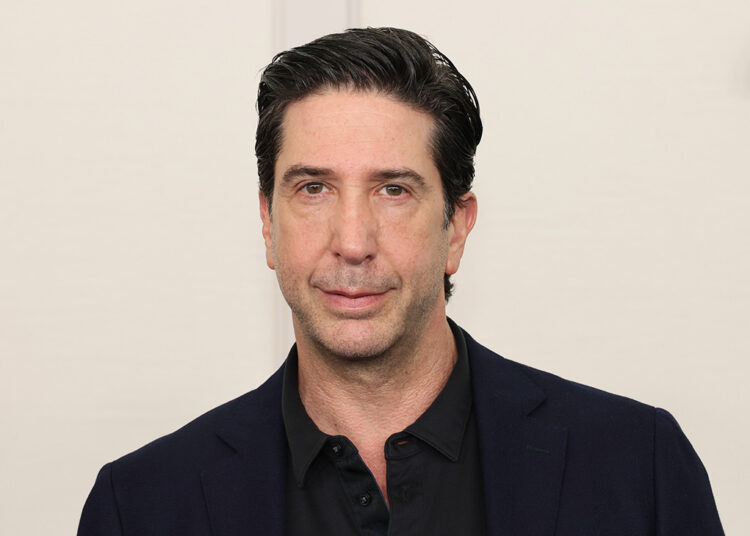 David Schwimmer asegura que ‘levantarse’ contra el antisemitismo no es ‘político’
