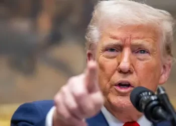 Trump amenazó con aumentar aún más los aranceles si Canadá toma represalias