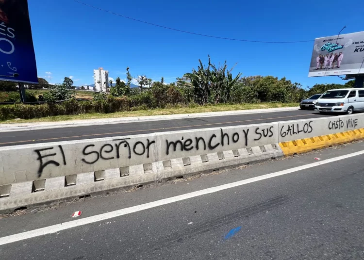Nombre de peligroso narco-terrorista mexicano aparece en grafiti en autopista de Costa Rica
