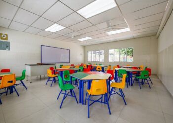 Aprueban $20 millones para modernizar la infraestructura de centros educativos en El Salvador