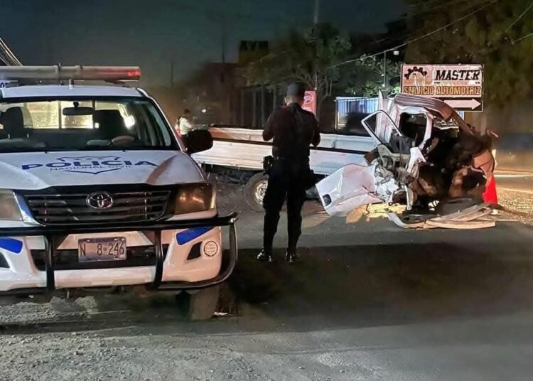Fuerte accidente deja dos lesionados en San Miguel