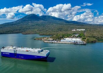 Arribo histórico: Primer barco carrero atraca en el puerto de La Unión