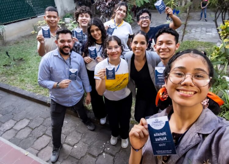 Gabriela de Bukele celebra el talento juvenil en encuentro musical internacional