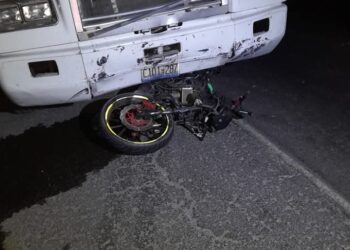 Tragedia en Aguilares: Dos motociclistas mueren tras ser embestidos por una rastra