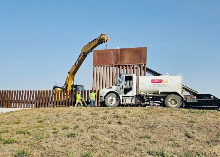 Reducción drástica de cruces ilegales: Zar de la Frontera destaca medidas de Trump y cuestiona a Biden