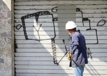 Eliminan grafitis en proceso de reordenamiento del Centro Histórico de San Salvador