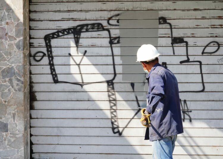 Eliminan grafitis en proceso de reordenamiento del Centro Histórico de San Salvador