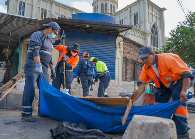 Continúa reordenamiento en Centro Histórico de San Salvador