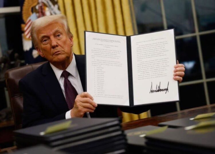 Estados Unidos Crea una Reserva Estratégica de Bitcoin: Trump firma orden ejecutiva
