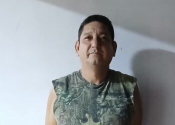 PNC captura a militar borracho con su arma de equipo en la mano