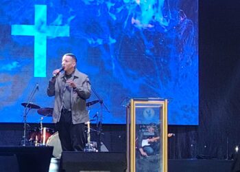 Raymond Ayala trae un mensaje de amor y salvación a El Salvador