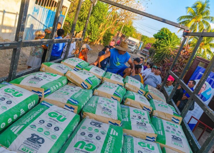 Municipalidad entrega materiales de construcción a la comunidad Marañón y Santa Teresa de Santa Ana Centro