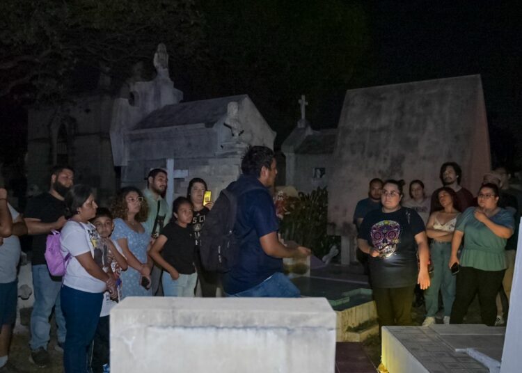 Cementerio Los Ilustres es sede de un “Necrotour”