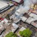 25 puestos fueron comsumidos en el incendio de Santa Tecla