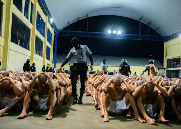 Presidente Bukele sobre seguridad del CECOT: “Necesitarás un ejército para escapar”