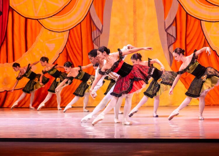 Primera Dama Gabriela De Bukele inaugura temporada del Ballet Nacional