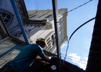Comerciantes del Centro Histórico inician retiro de las calles de la capital