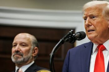 Trump confirmó que Estados Unidos suspenderá aranceles a la mayoría de productos de México por un mes