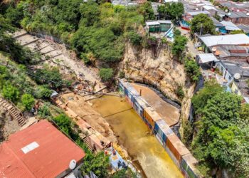 Avance del 65 % en obras de mitigación en cárcava de La Isla 2, en San Salvador