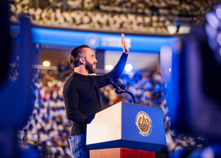 Raisa Hernández destaca medidas del Presidente Bukele como una clara lucha contra la corrupción