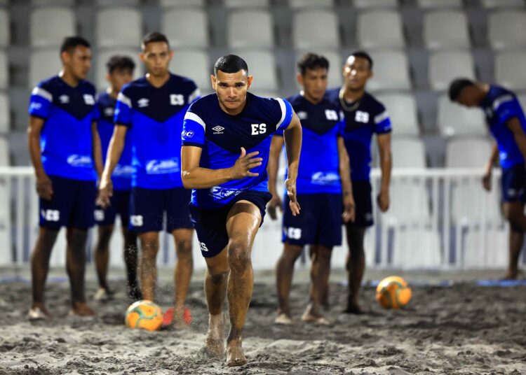 Rudis Gallo define a los 12 jugadores que competirán en el Premundial de fútbol playa de Concacaf