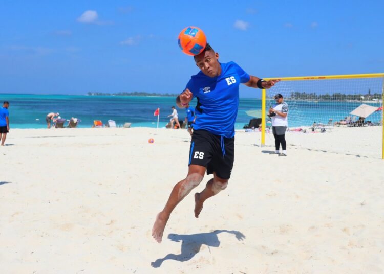Selecta playera inicia su camino al mundial Beach Soccer Seychelles 2025