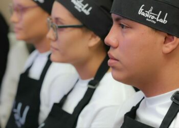 Jóvenes salvadoreños se forman en gastronomía a través del proyecto Gastro-Lab Surf City