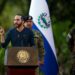 Estados Unidos envía pandilleros al CECOT, donde cumplirán condena, confirma Nayib Bukele