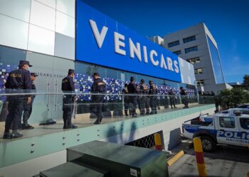 Banda criminal de extranjeros desmantelada tras cometer estafa con falsa promesa de venta de vehículos, en San Salvador