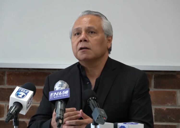 Abogado Enrique Anaya criticó el envío de criminales desde EEUU a El Salvador