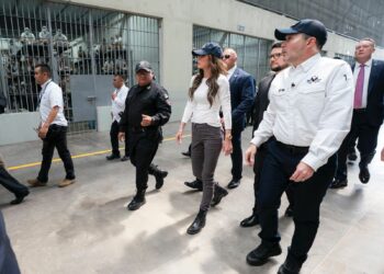 Secretaria de Seguridad de EEUU, Kristi Noem lanza dura advertencia a criminales