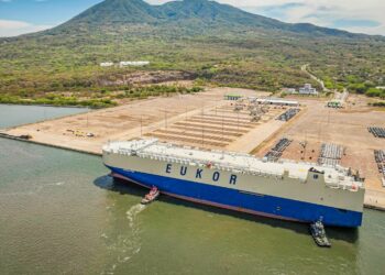El puerto de La Unión refuerza su papel como hub logístico con la llegada de nuevo buque